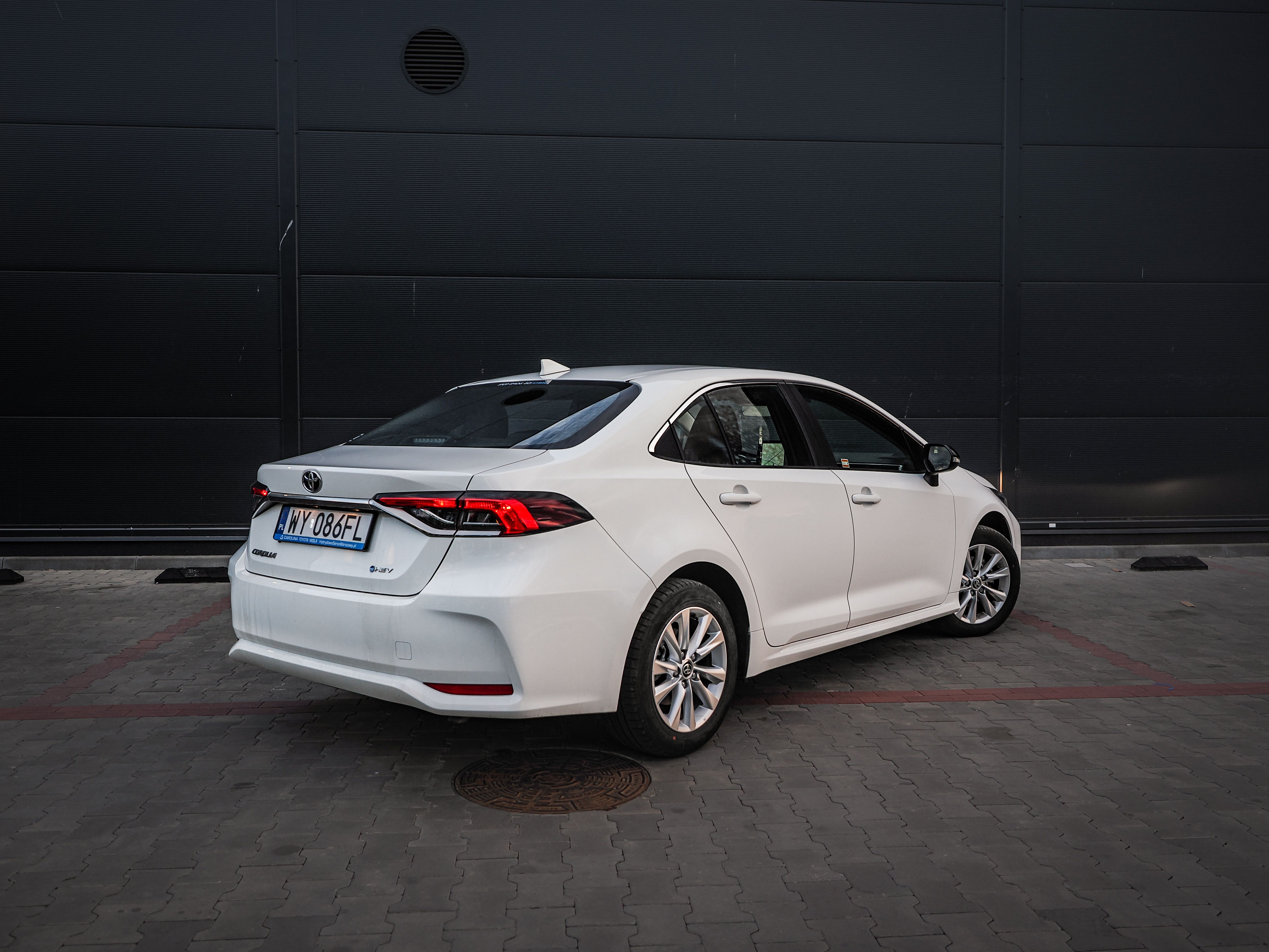 Toyota Corolla — zdjęcie 10