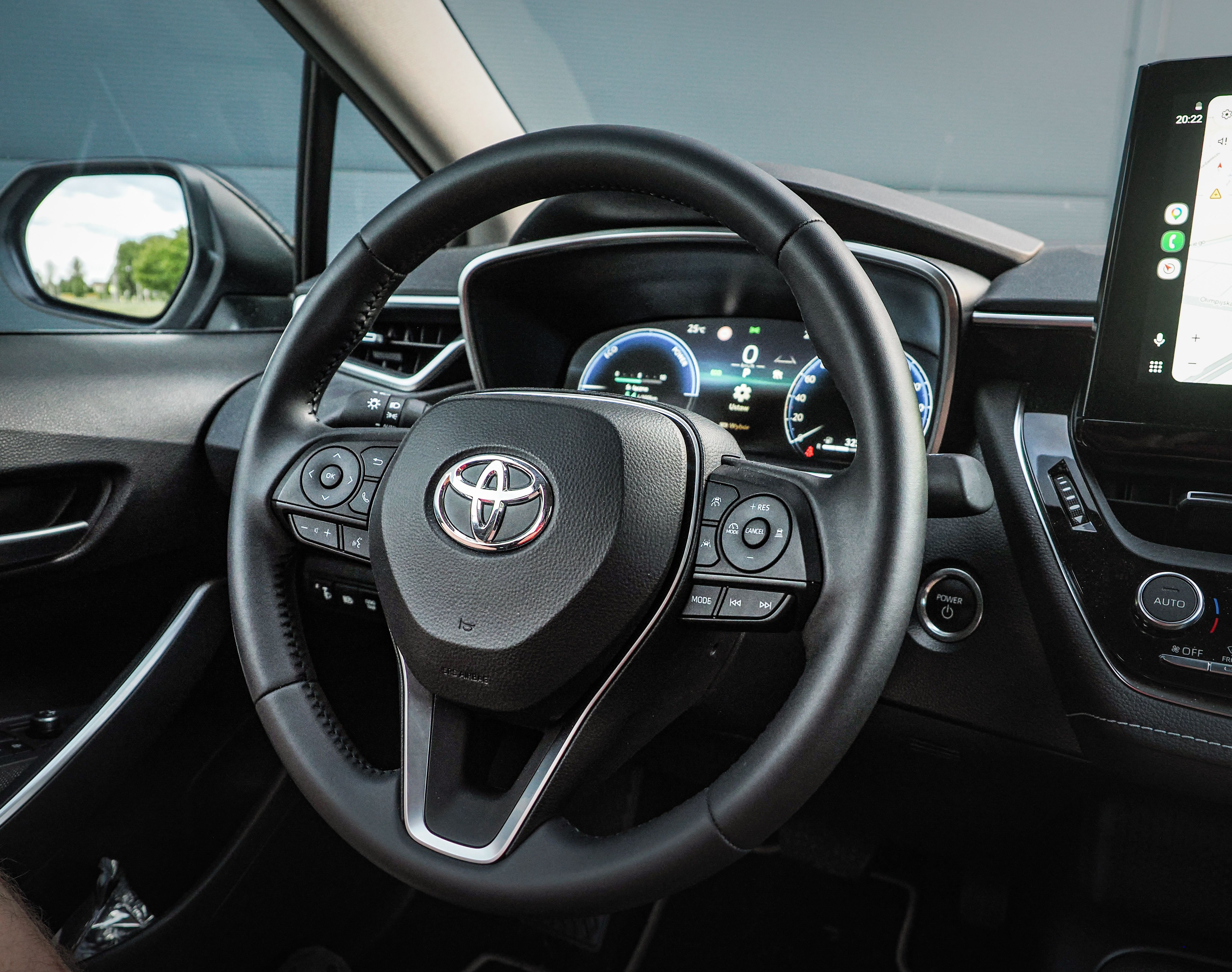 Toyota Corolla — zdjęcie 12